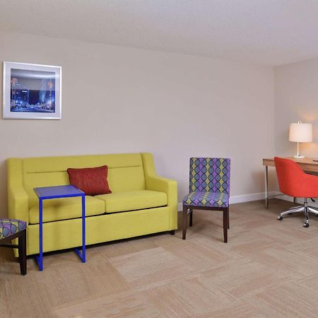 Hampton Inn Greensboro East / Mcleansville Exteriör bild