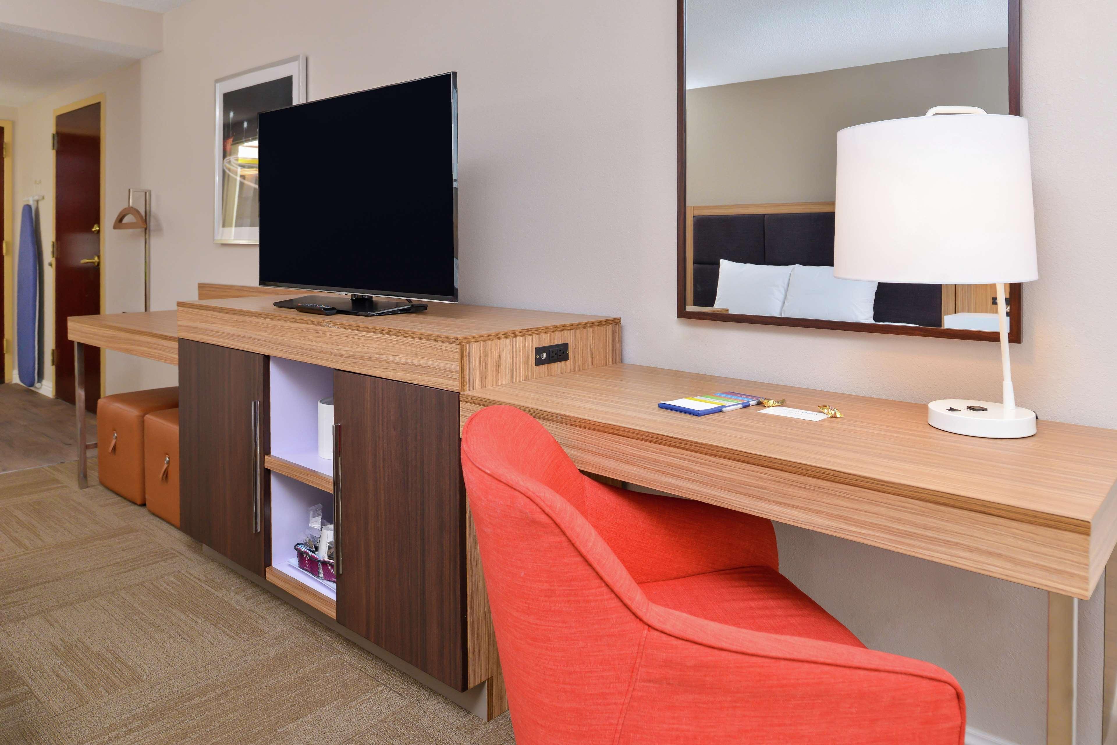 Hampton Inn Greensboro East / Mcleansville Exteriör bild