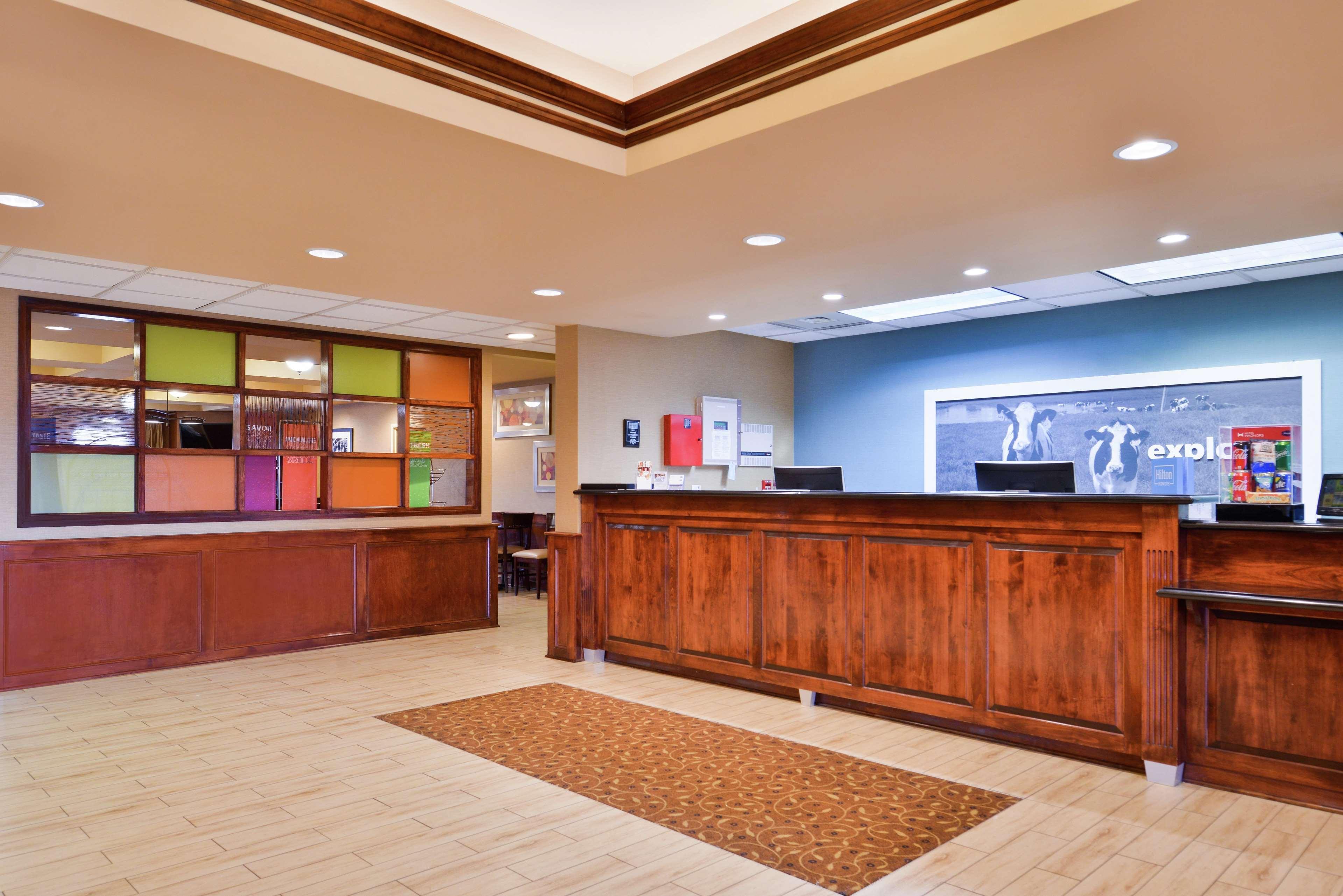 Hampton Inn Greensboro East / Mcleansville Exteriör bild
