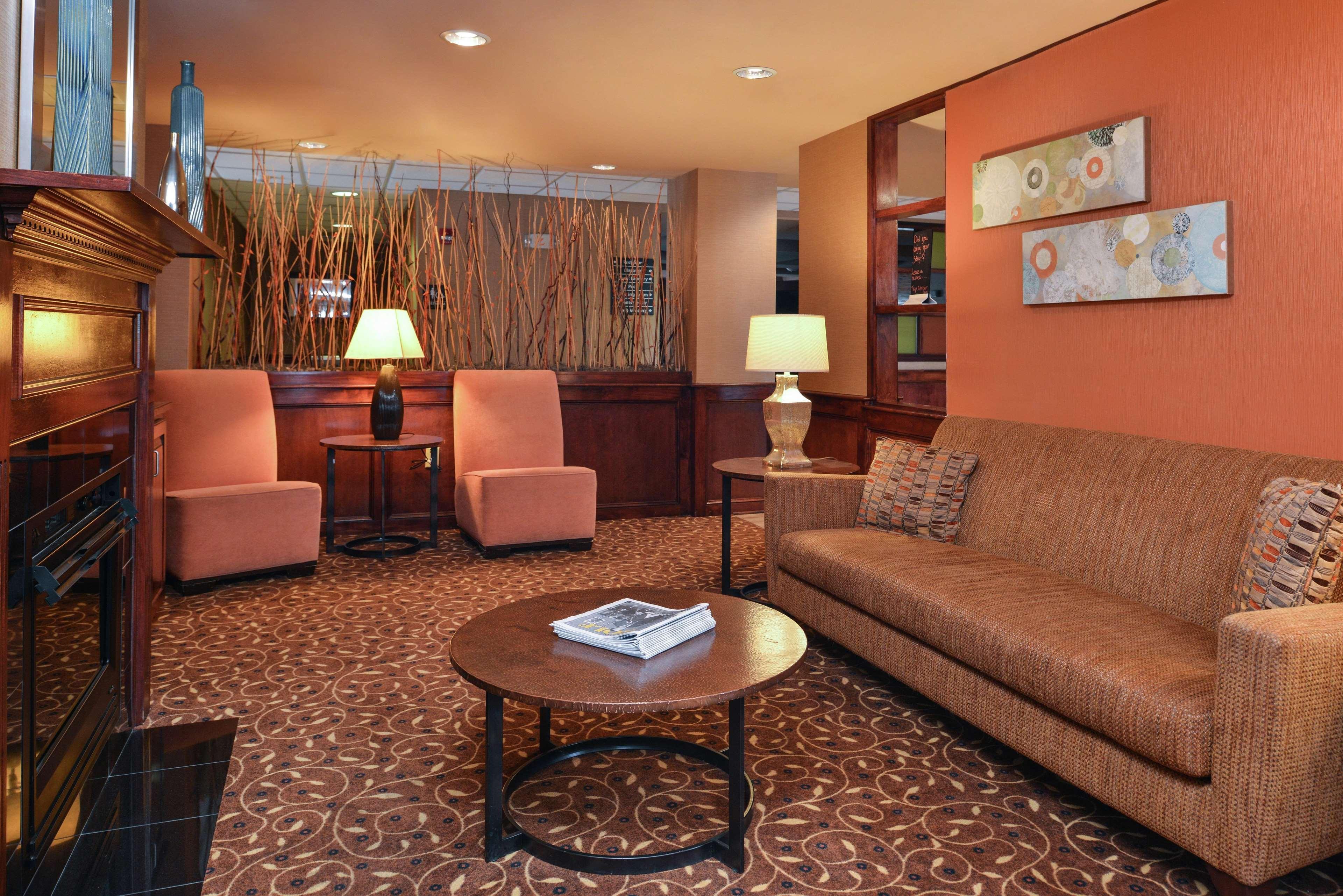 Hampton Inn Greensboro East / Mcleansville Exteriör bild