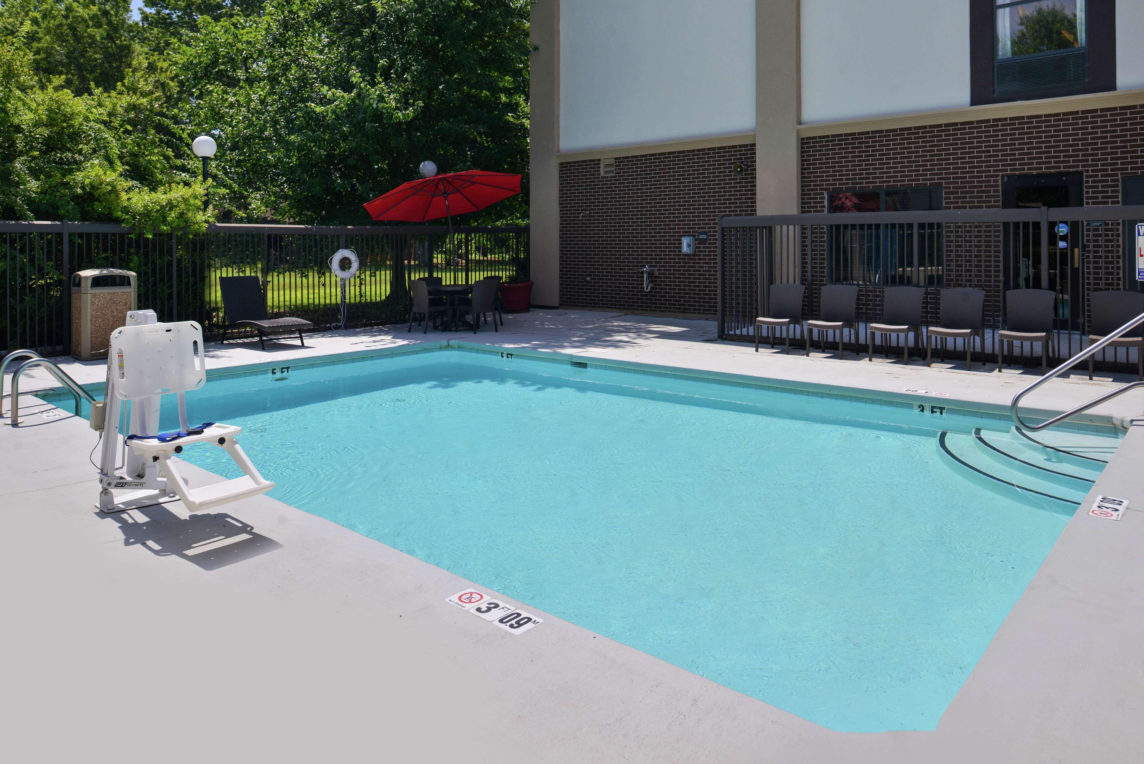 Hampton Inn Greensboro East / Mcleansville Exteriör bild