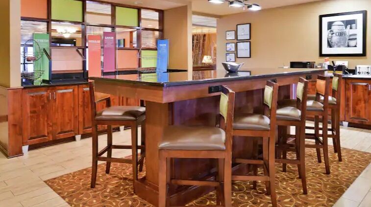 Hampton Inn Greensboro East / Mcleansville Exteriör bild